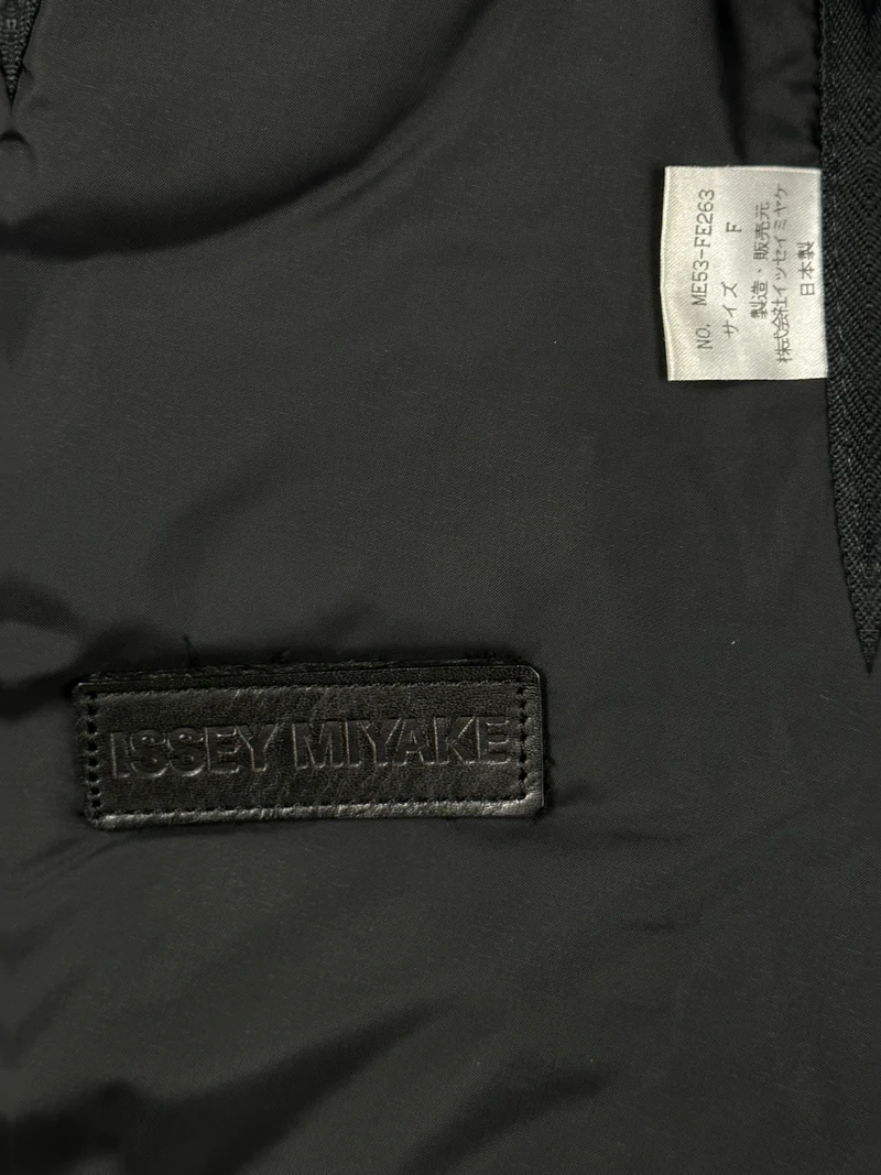 Issey Miyake - Image 4
